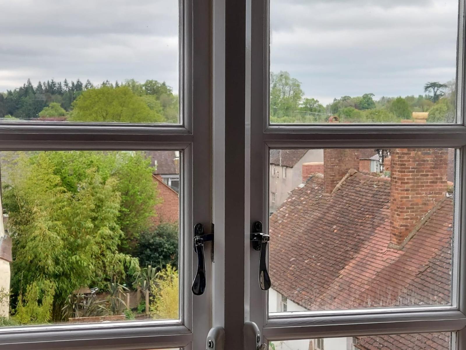 Ludlow Town Centre Apartments Экстерьер фото