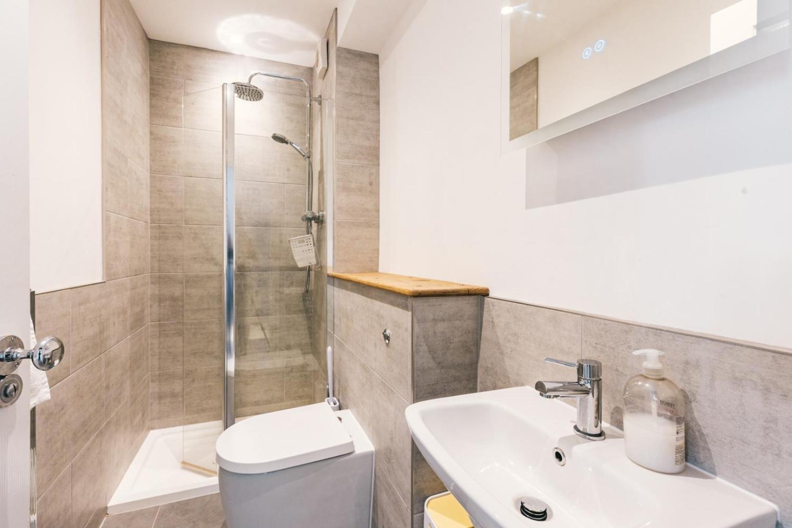Ludlow Town Centre Apartments Экстерьер фото